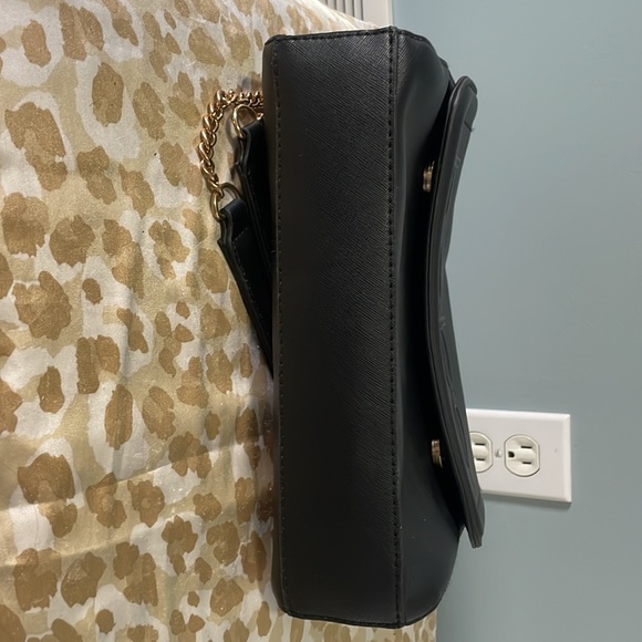 Bebe black bag with gold chains - Picture 9 of 9